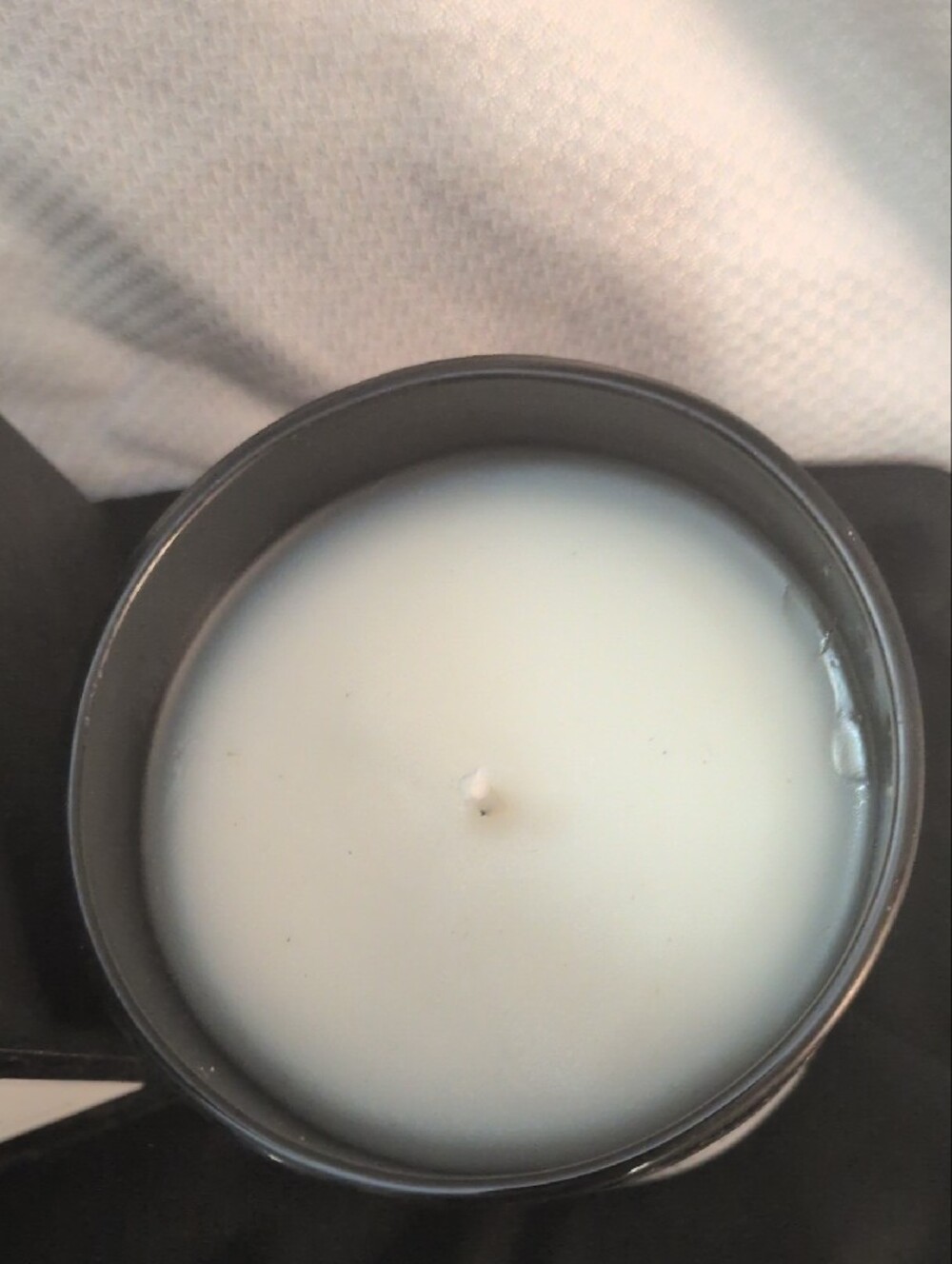 Izzy And Oliver Primitif Dragon Fruit Scented Candle - Picture 5 of 10